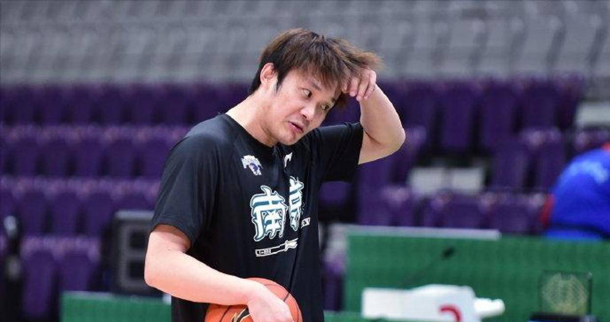 包含19年世界杯集锦丁彦雨航30分6板，中国男篮力克韩国的词条