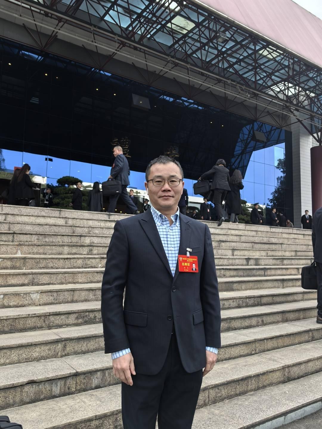 成都蓉城回应：高度重视正与徐正源沟通的简单介绍
