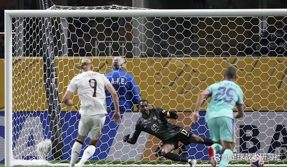 爱奇艺体育会员-关于曼城2-0维达德！获世俱杯开门红，福登传射+多库破门，刘易斯染红的信息
