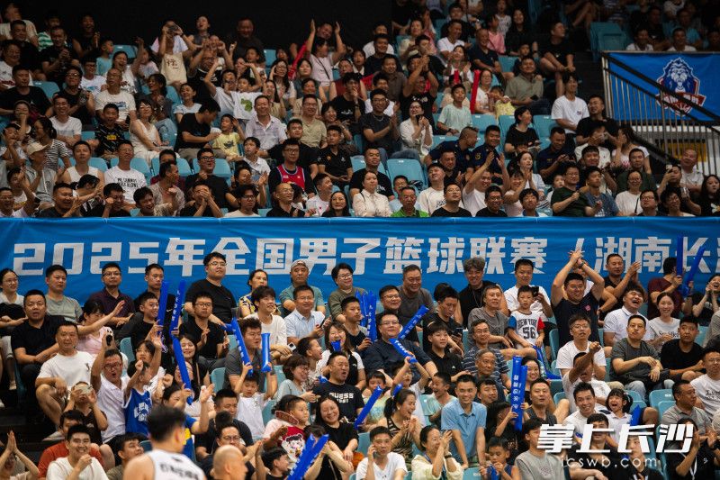 包含NBL官方晒常规赛第13轮战报：香港金牛主场大胜石家庄翔蓝的词条